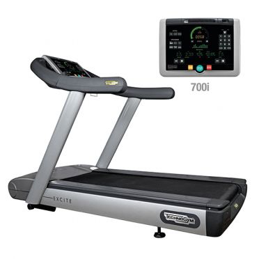 TechnoGym Laufband Run Excite 700i classic Silber gebraucht